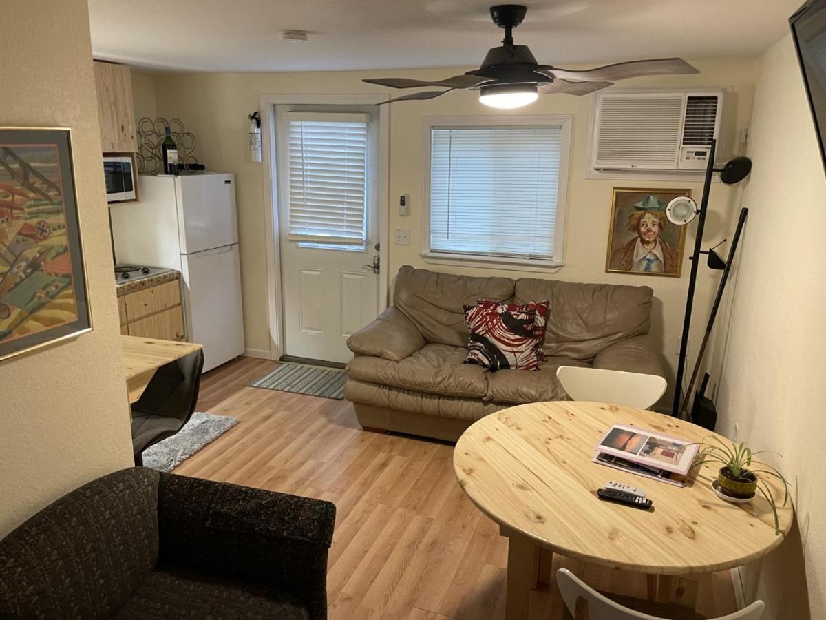 Loft , boat dock, 2 bedrooms , pet friendly Gravois Mills Exteriör bild